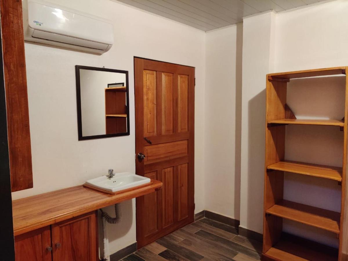 Cabinas Pura Vida B&B Tour Operator Drakes Bay 外观 照片